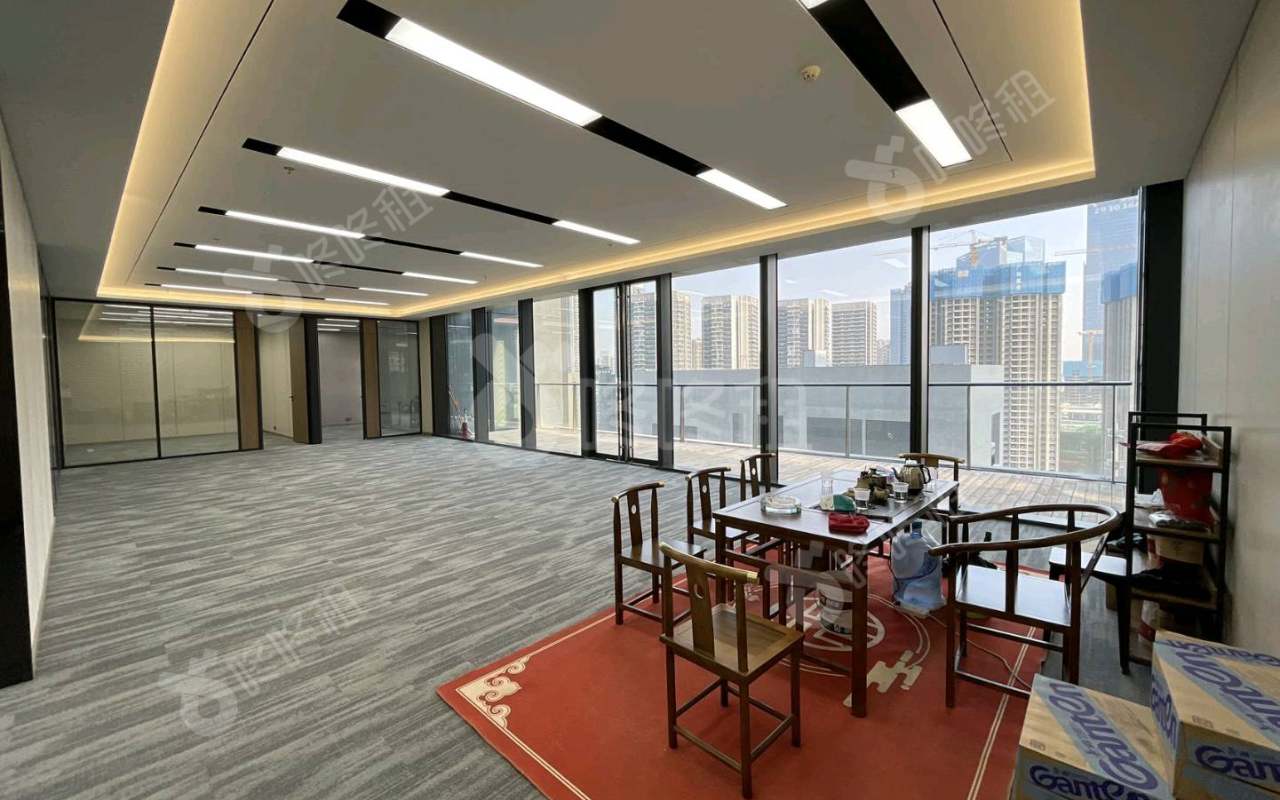 龙华设计产业园_437平_豪装_办公室开间