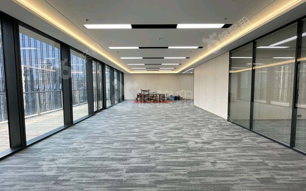 龙华设计产业园_437平_豪装_办公室开间