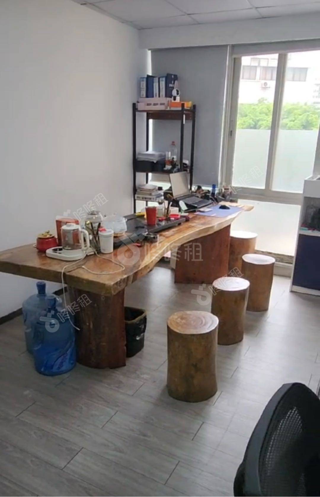 深南花园（裙楼）_40平_精装_办公室开间