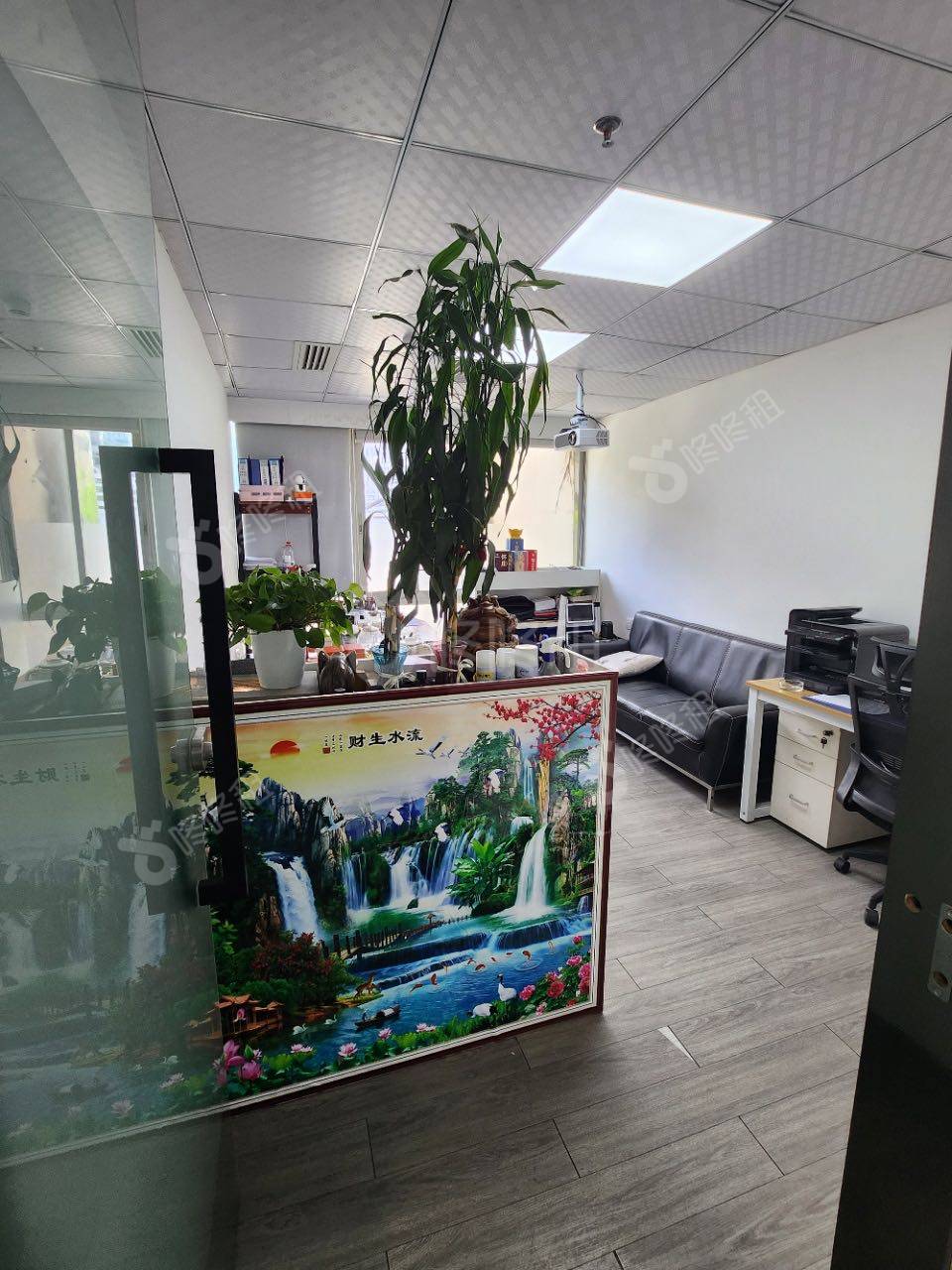 深南花园（裙楼）_40平_精装_办公室开间