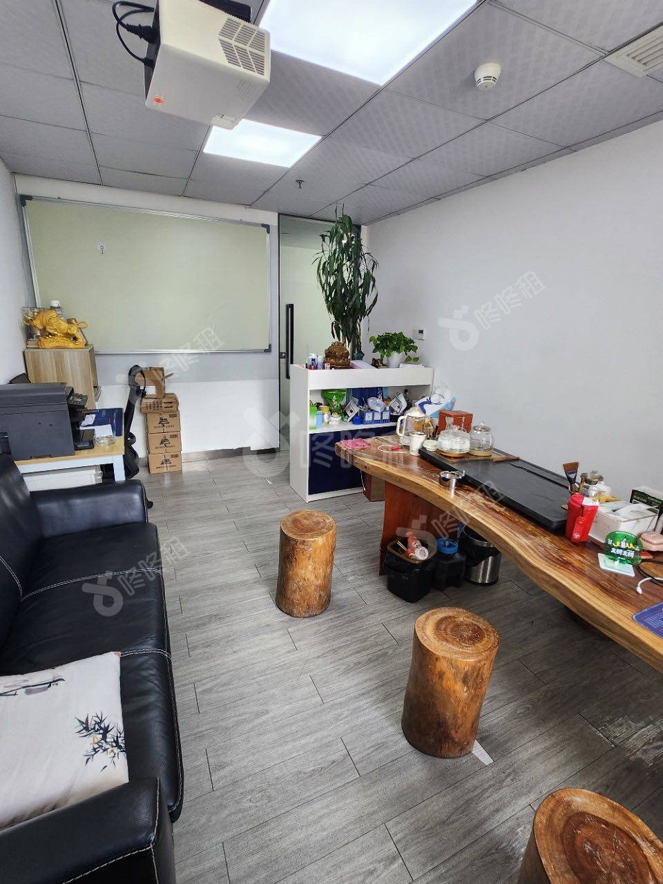 深南花园（裙楼）_40平_精装_办公室开间