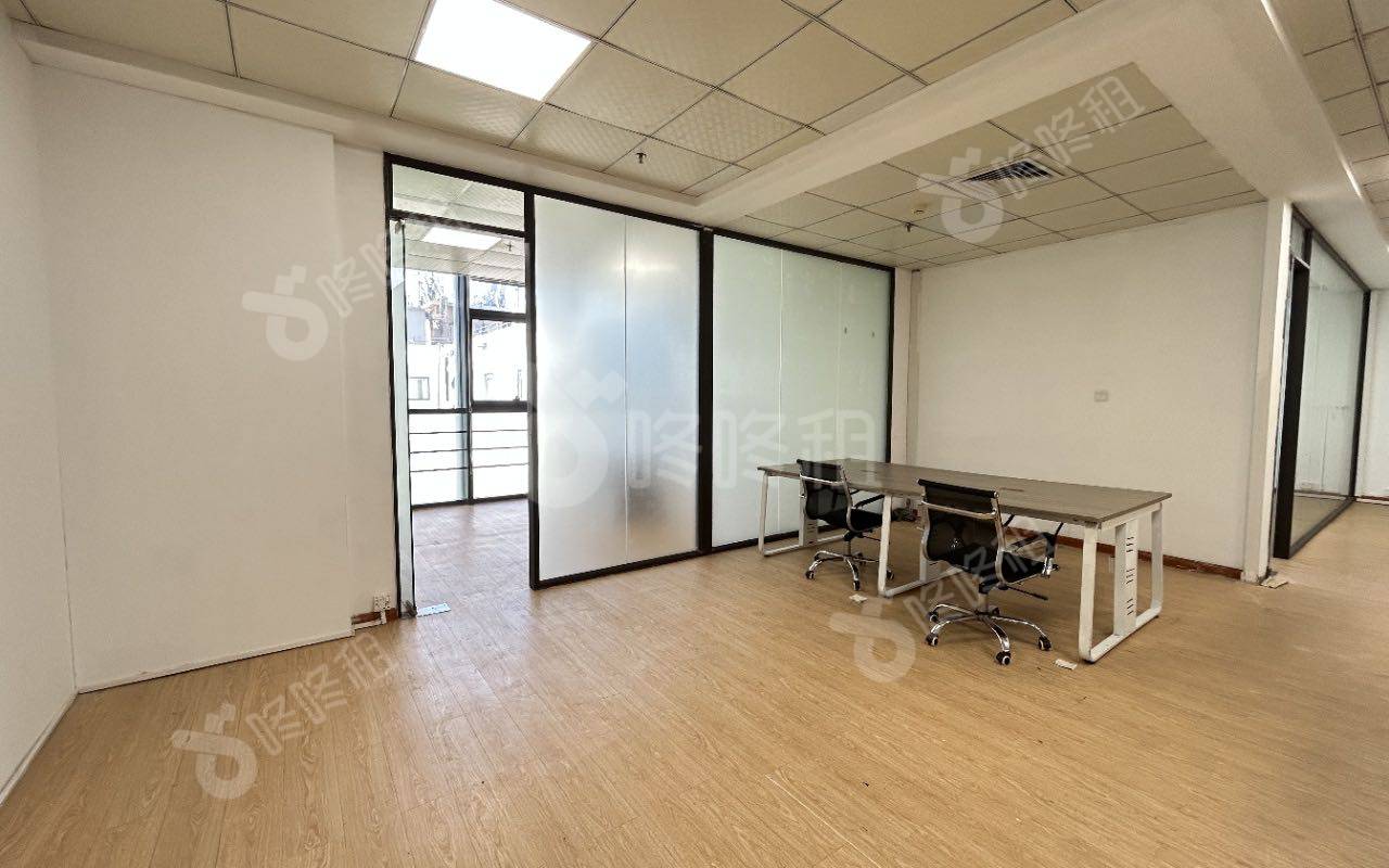 东方科技大厦_230平_豪装_办公室开间