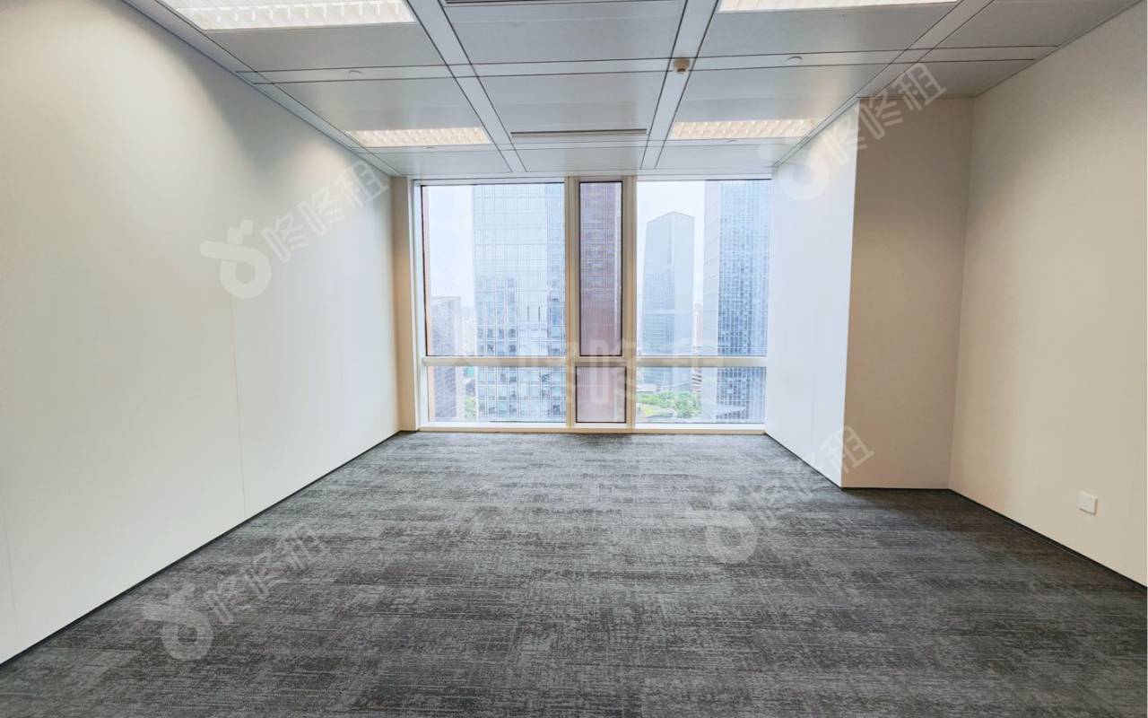 前海周大福金融大厦_100平_精装_办公室开间