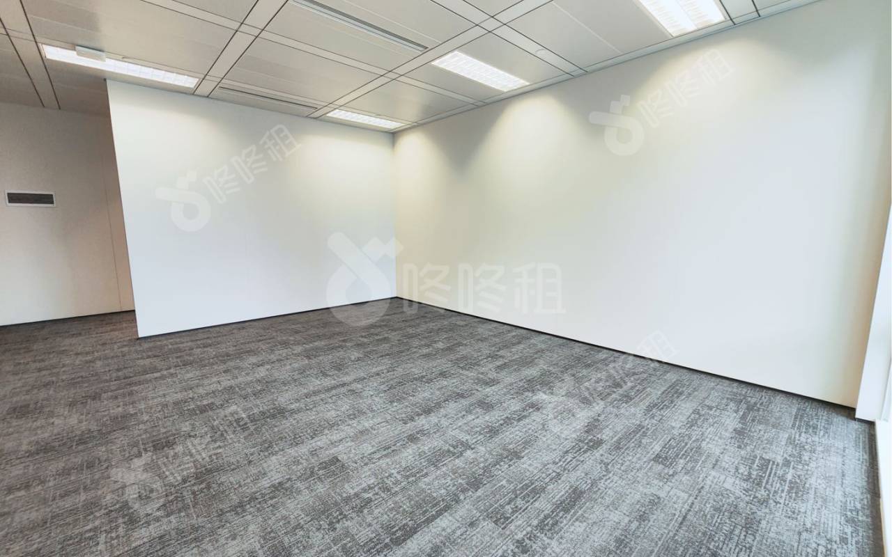 前海周大福金融大厦_100平_精装_办公室开间