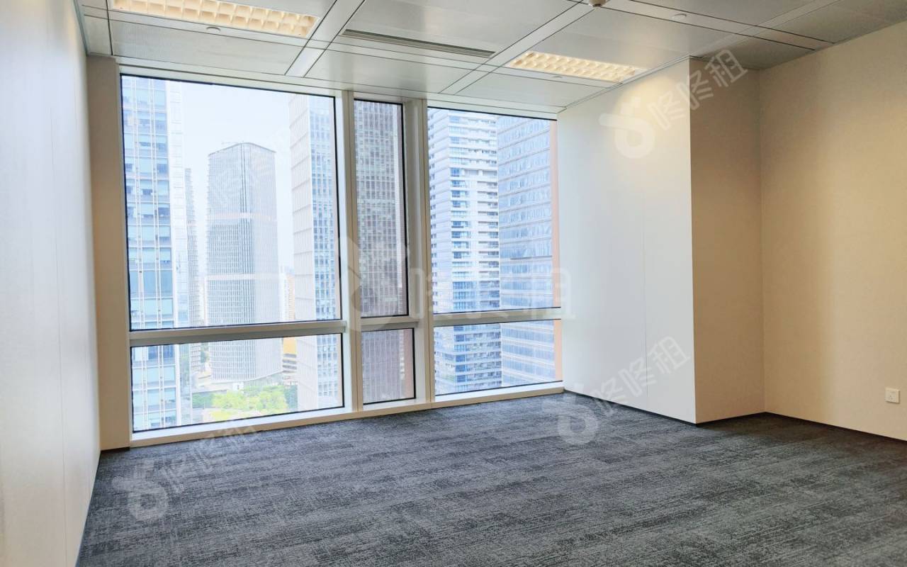 前海周大福金融大厦_100平_精装_办公室开间