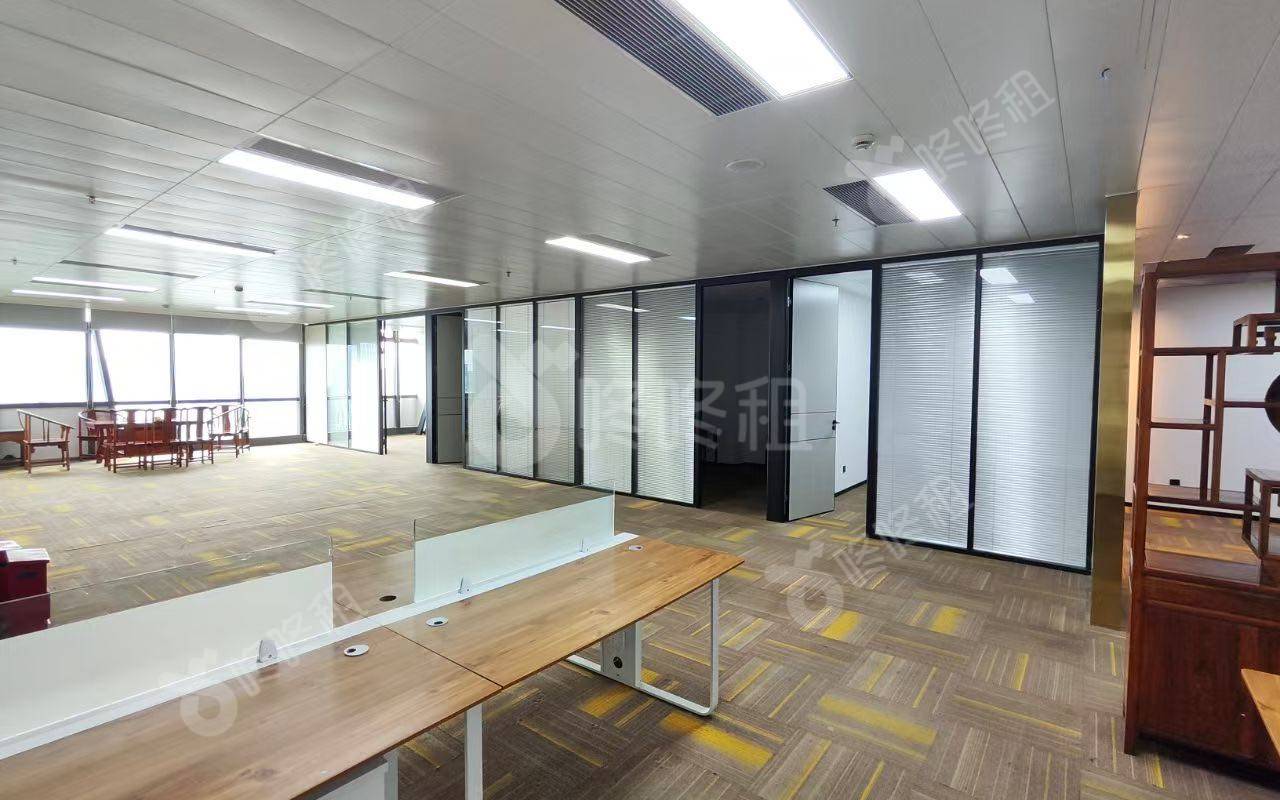 威盛科技大厦_357平_精装_办公室开间