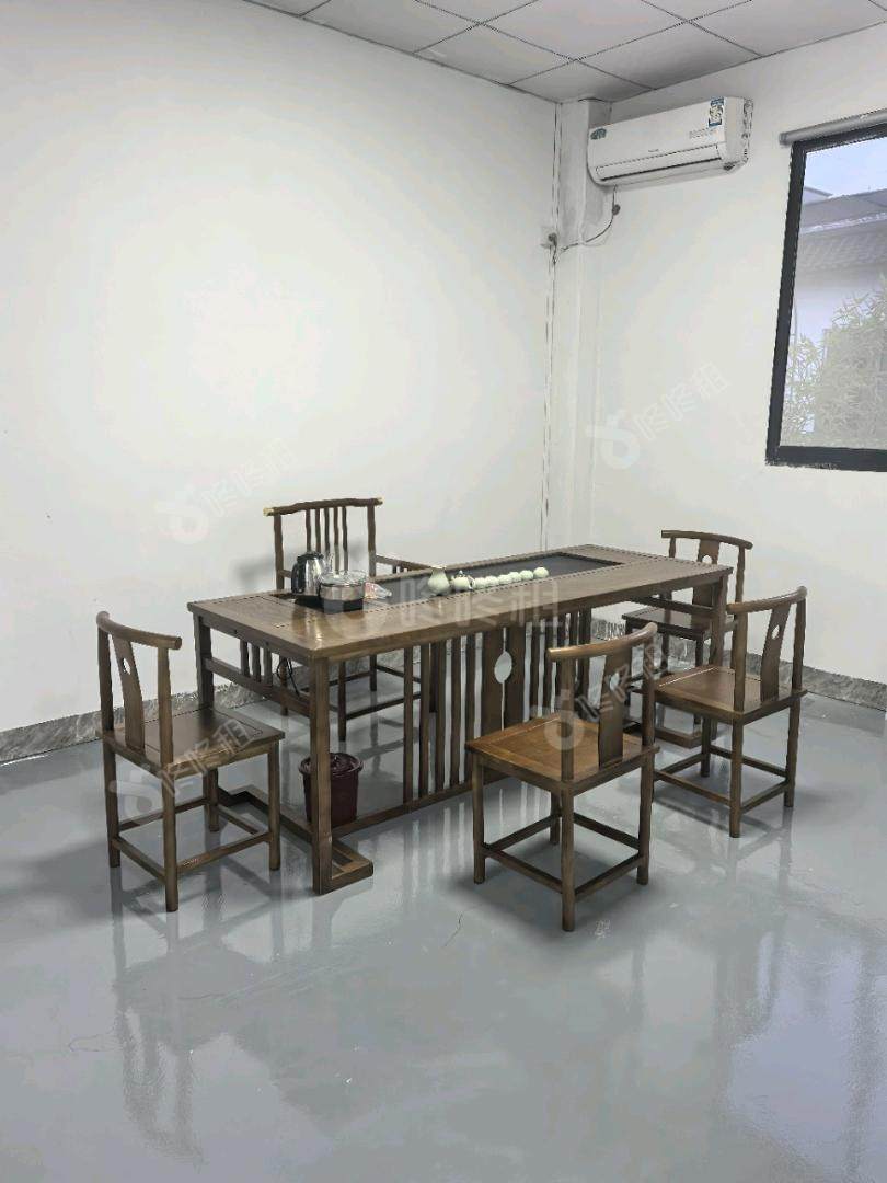 宝能科技园_136平_精装_办公室隔间