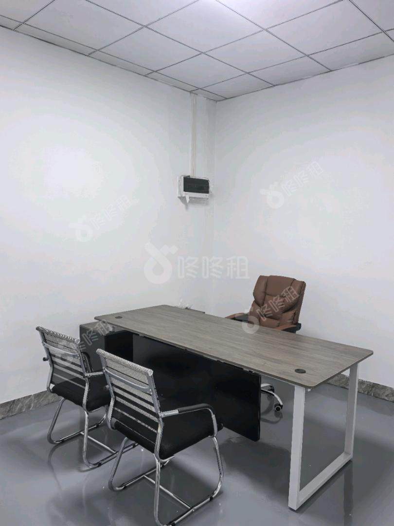 宝能科技园_136平_精装_办公室隔间