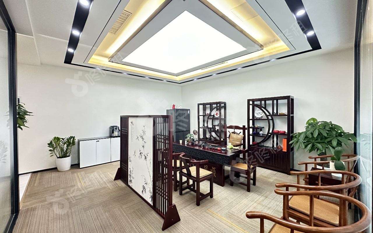 卓越世纪中心_249平_精装_办公室开间