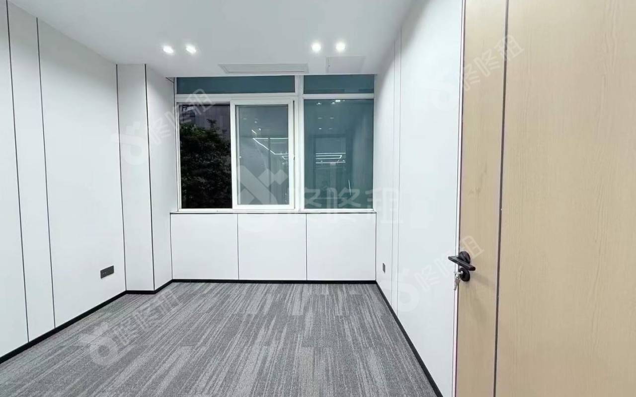 泰然科技园_143平_精装_办公室隔间