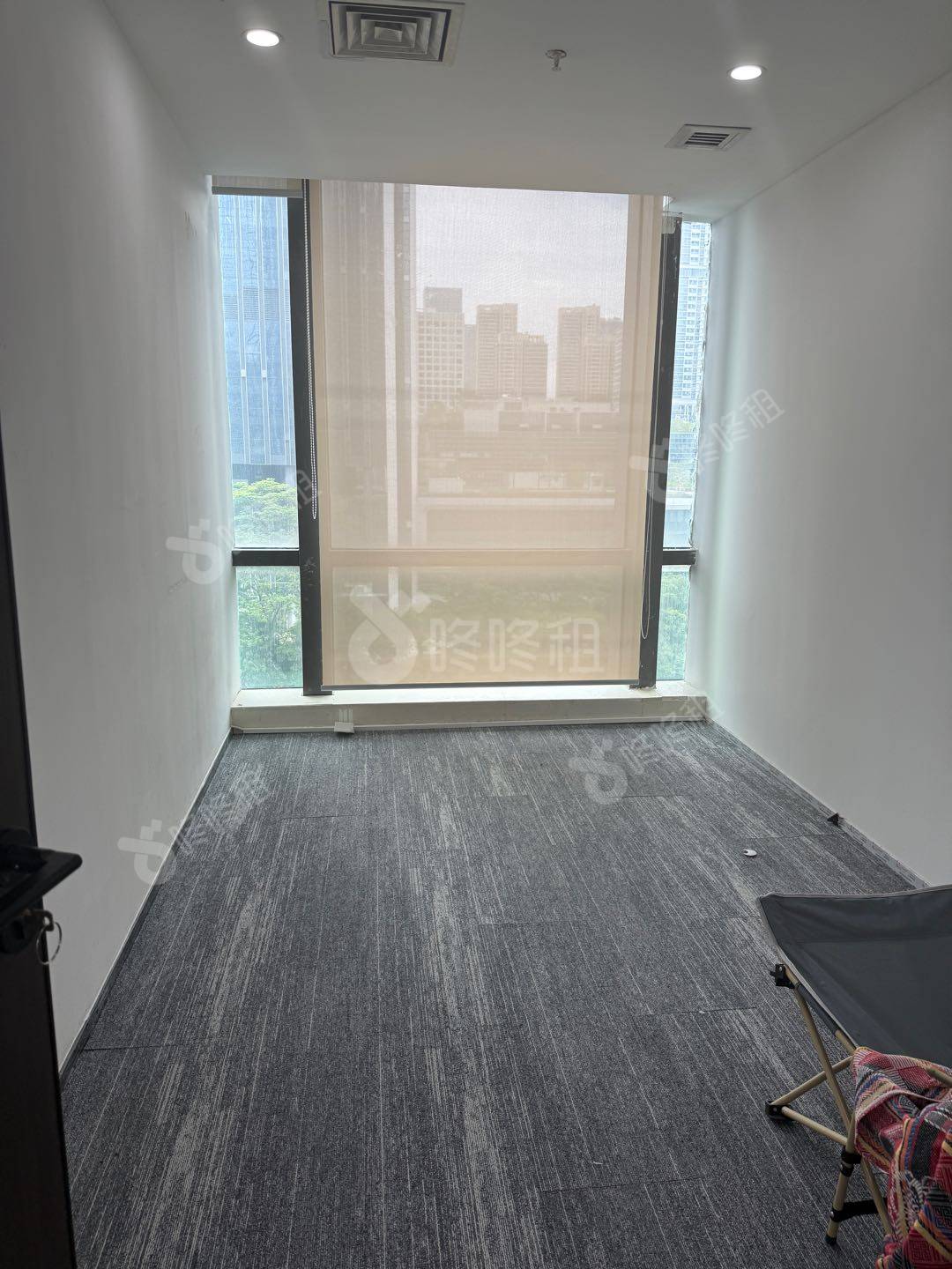 波顿大厦_147平_精装_办公室隔间