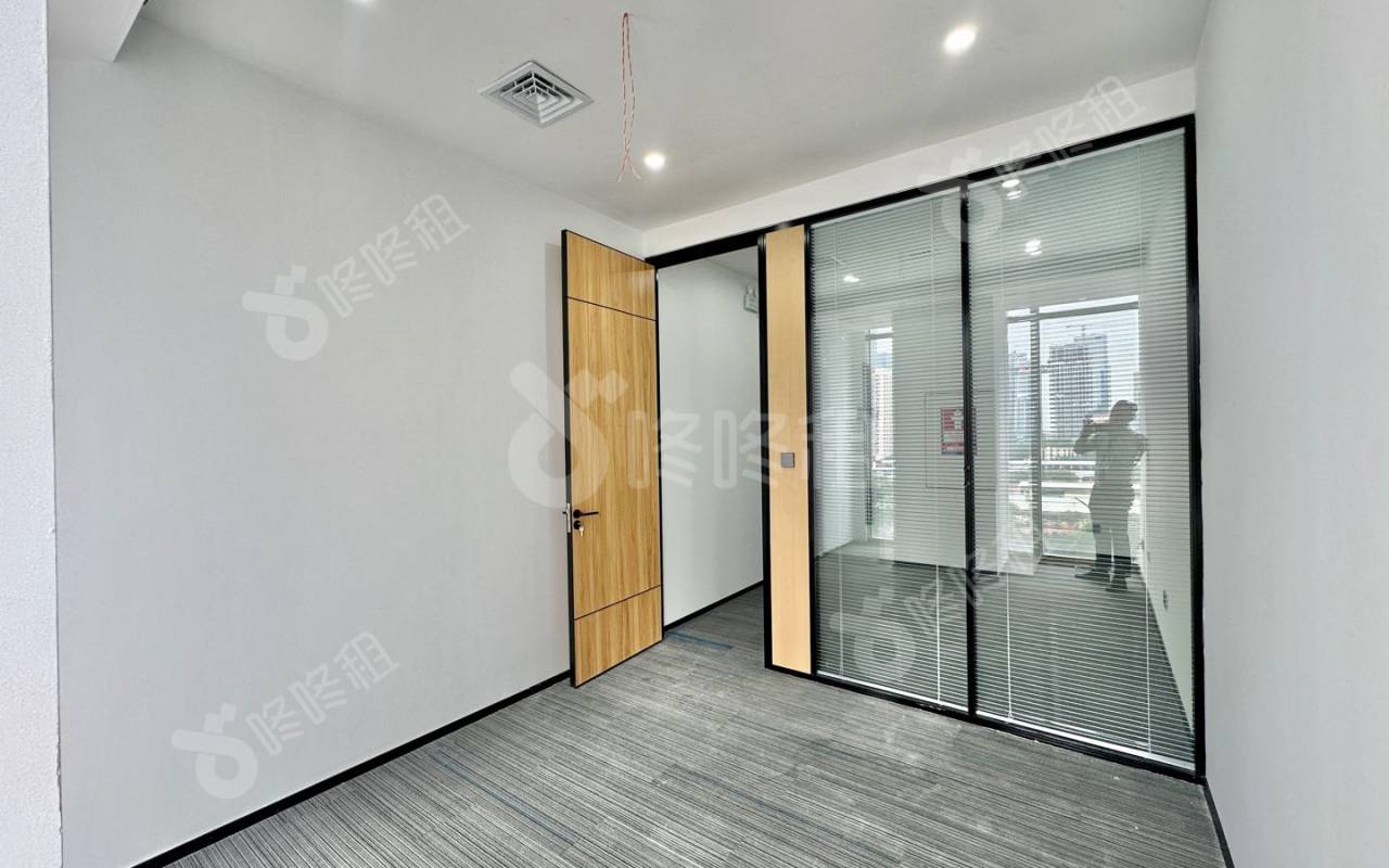 大新时代大厦_70平_精装_办公室开间