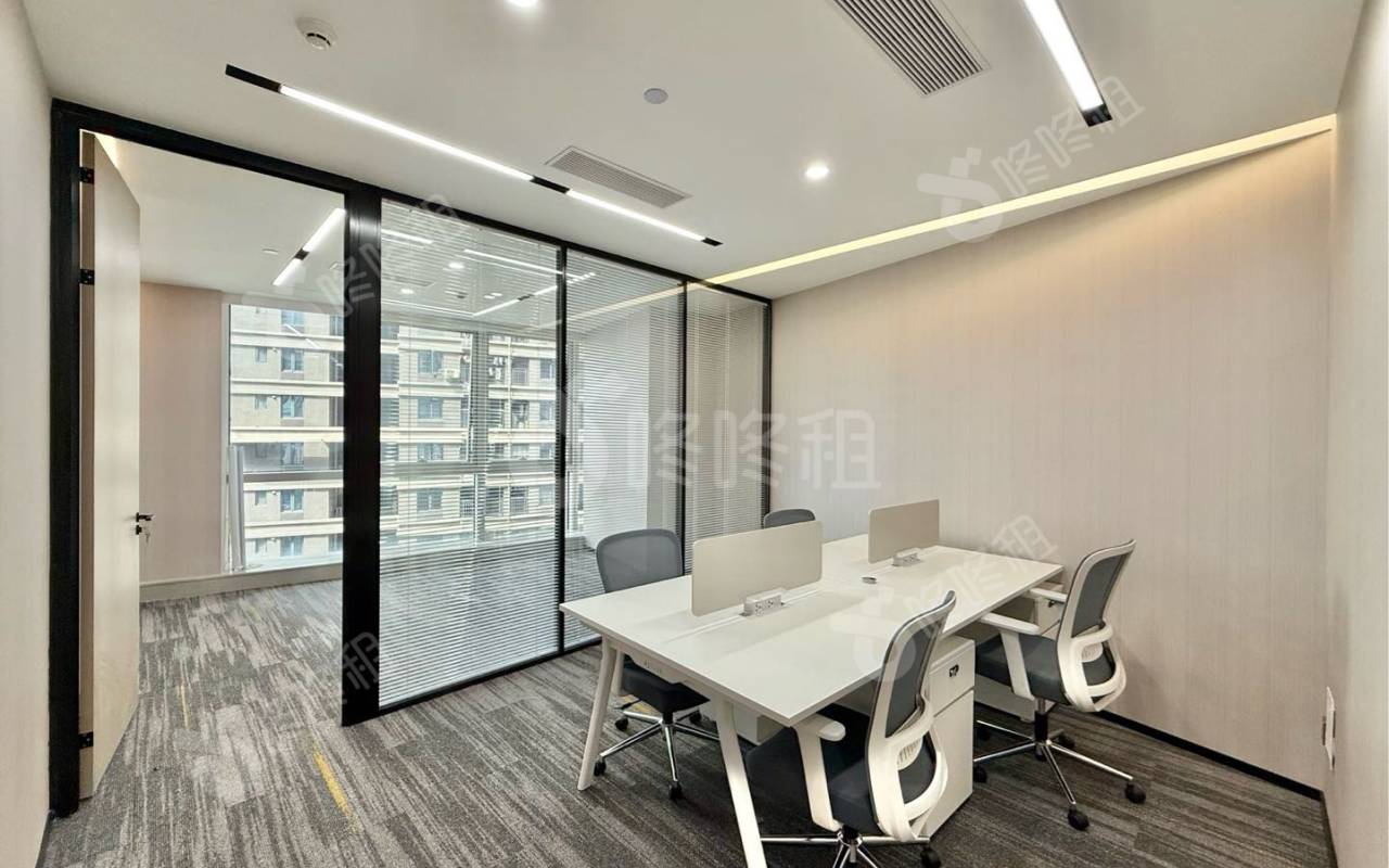 华润置地大厦_78平_精装_办公室开间