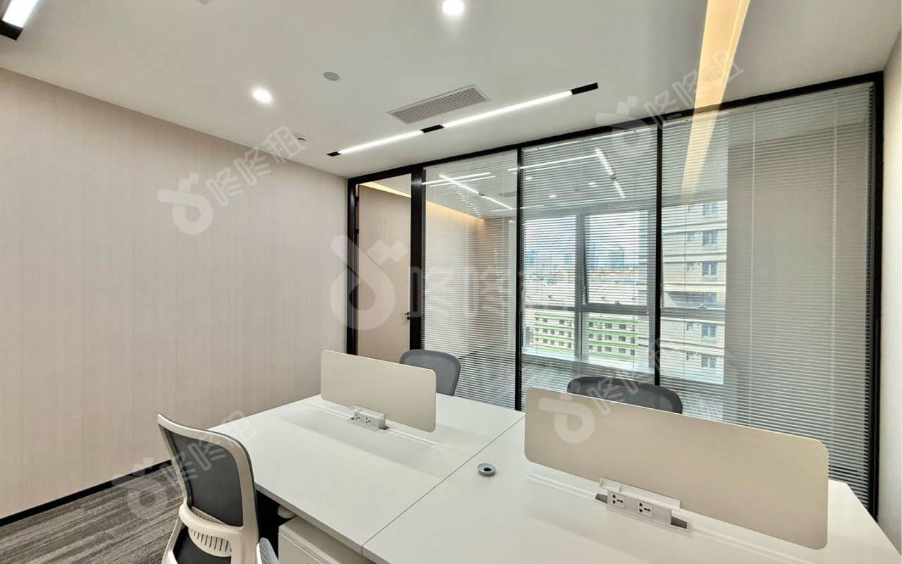 华润置地大厦_78平_精装_办公室开间