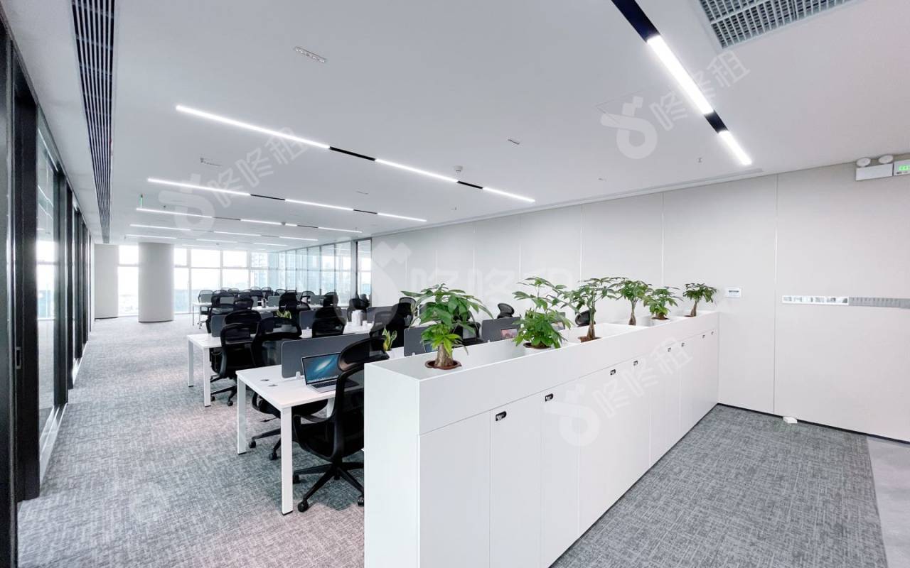 康泰创新广场_608.85平_精装_办公室开间