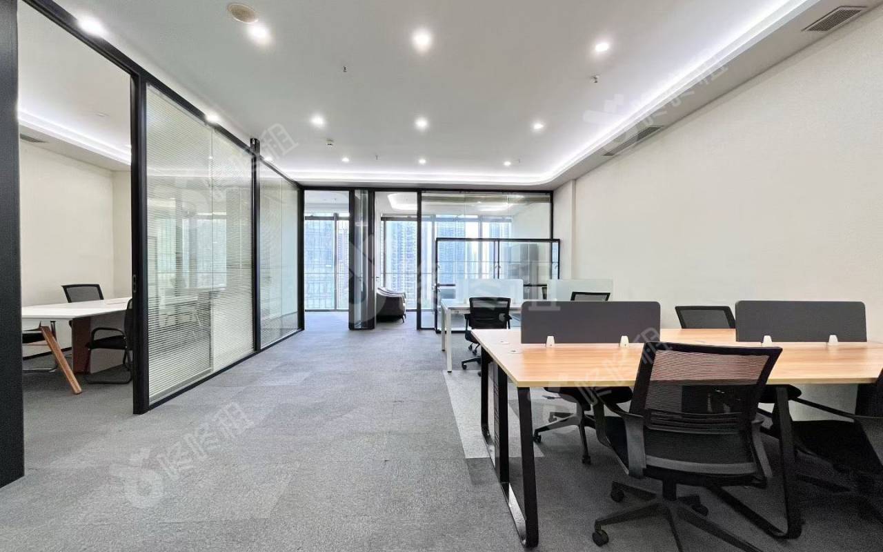 方大城_292平_精装_办公室开间