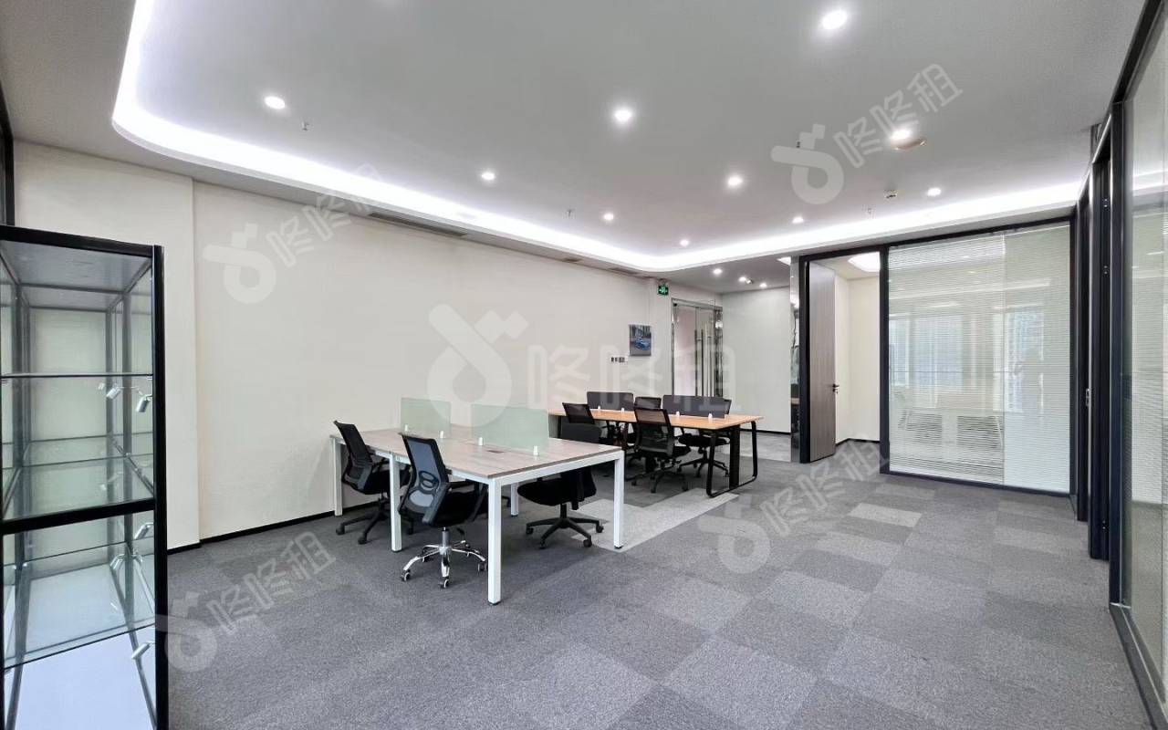 方大城_292平_精装_办公室开间