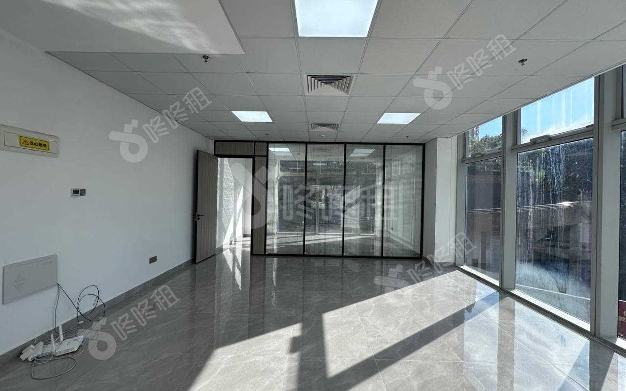 远洋滨海大厦_104平_精装_办公室开间