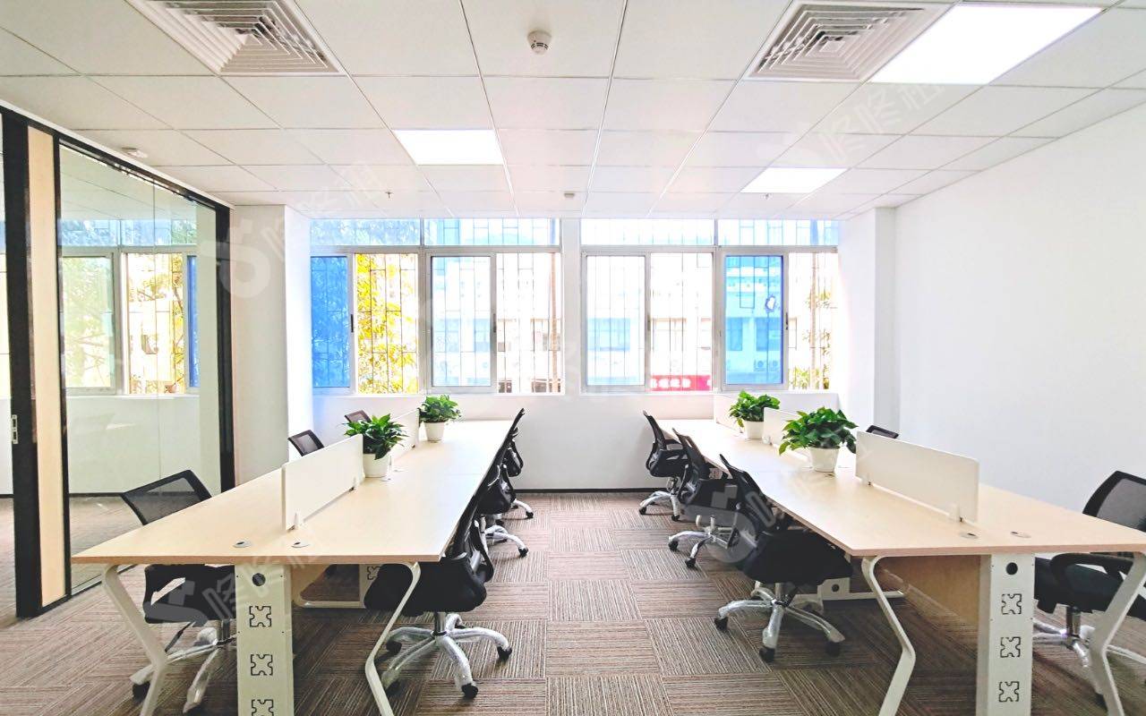 园西工业区_188平_精装_办公室开间