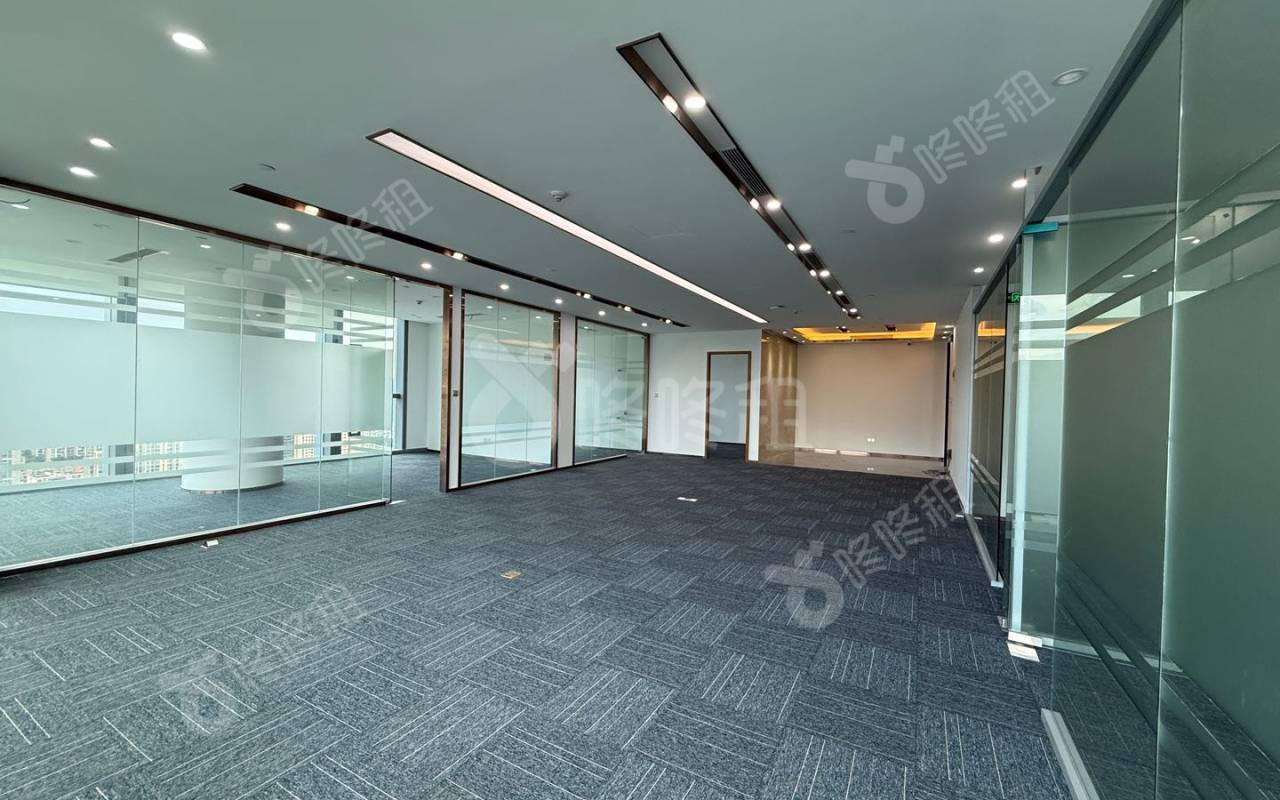 香江金融中心_269平_豪装_办公室开间