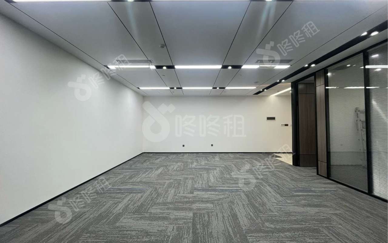 宏发前城中心(宏发QCC前城)_261平_精装_办公室开间