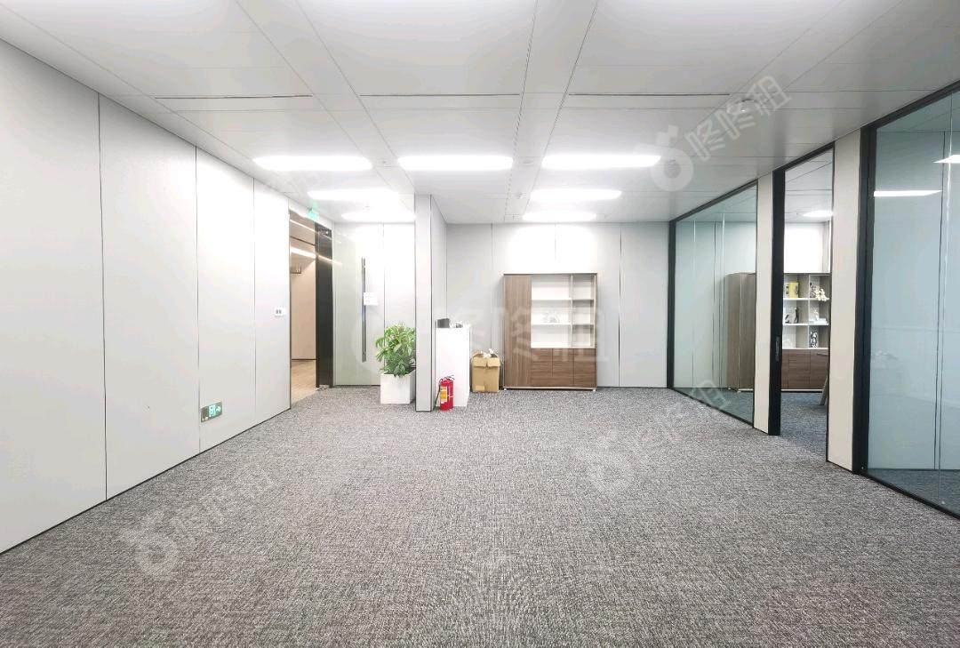 深圳湾SIC超级总部中心_298平_精装_办公室开间