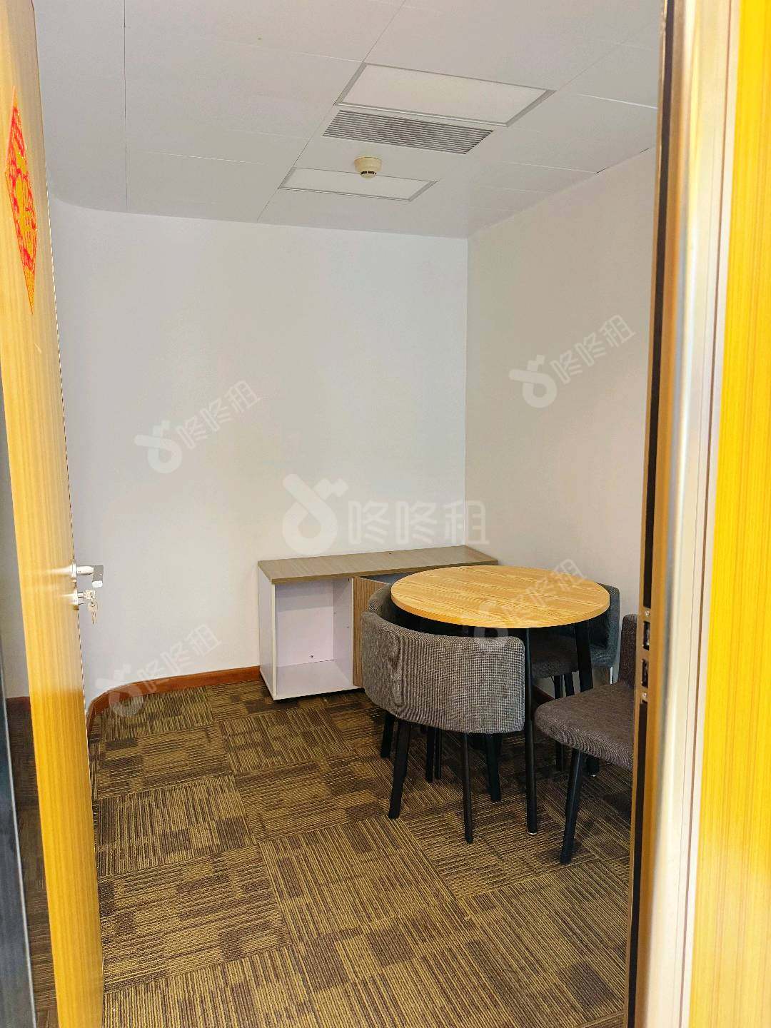 壬丰大厦_89平_精装_办公室开间