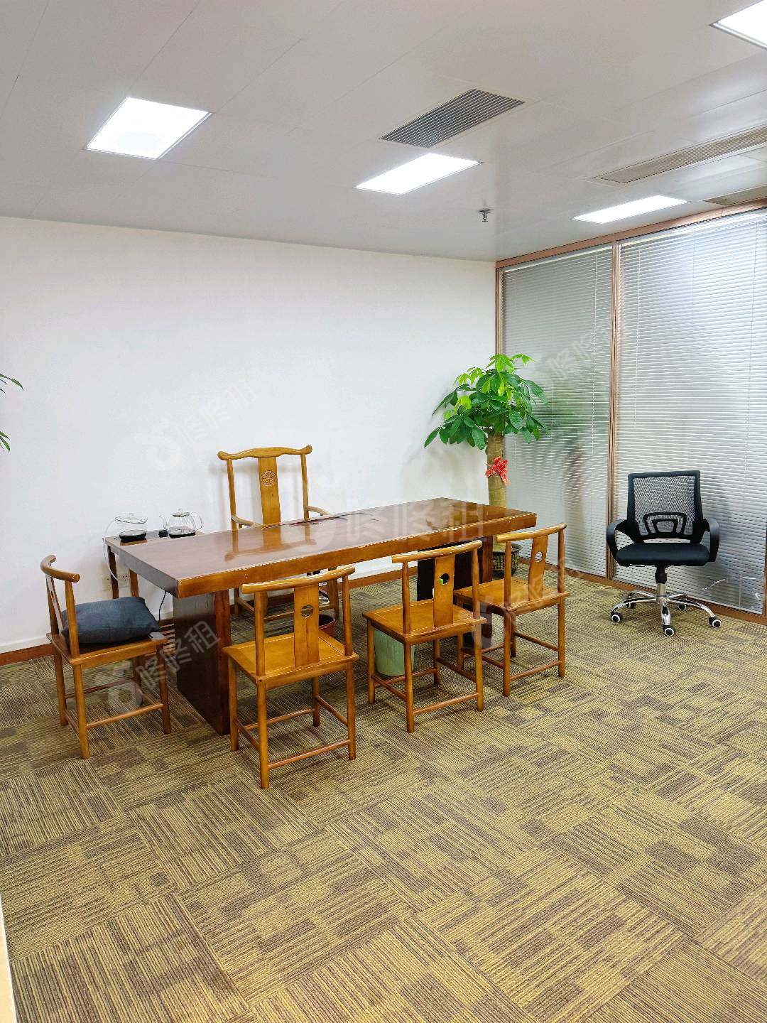 壬丰大厦_89平_精装_办公室开间