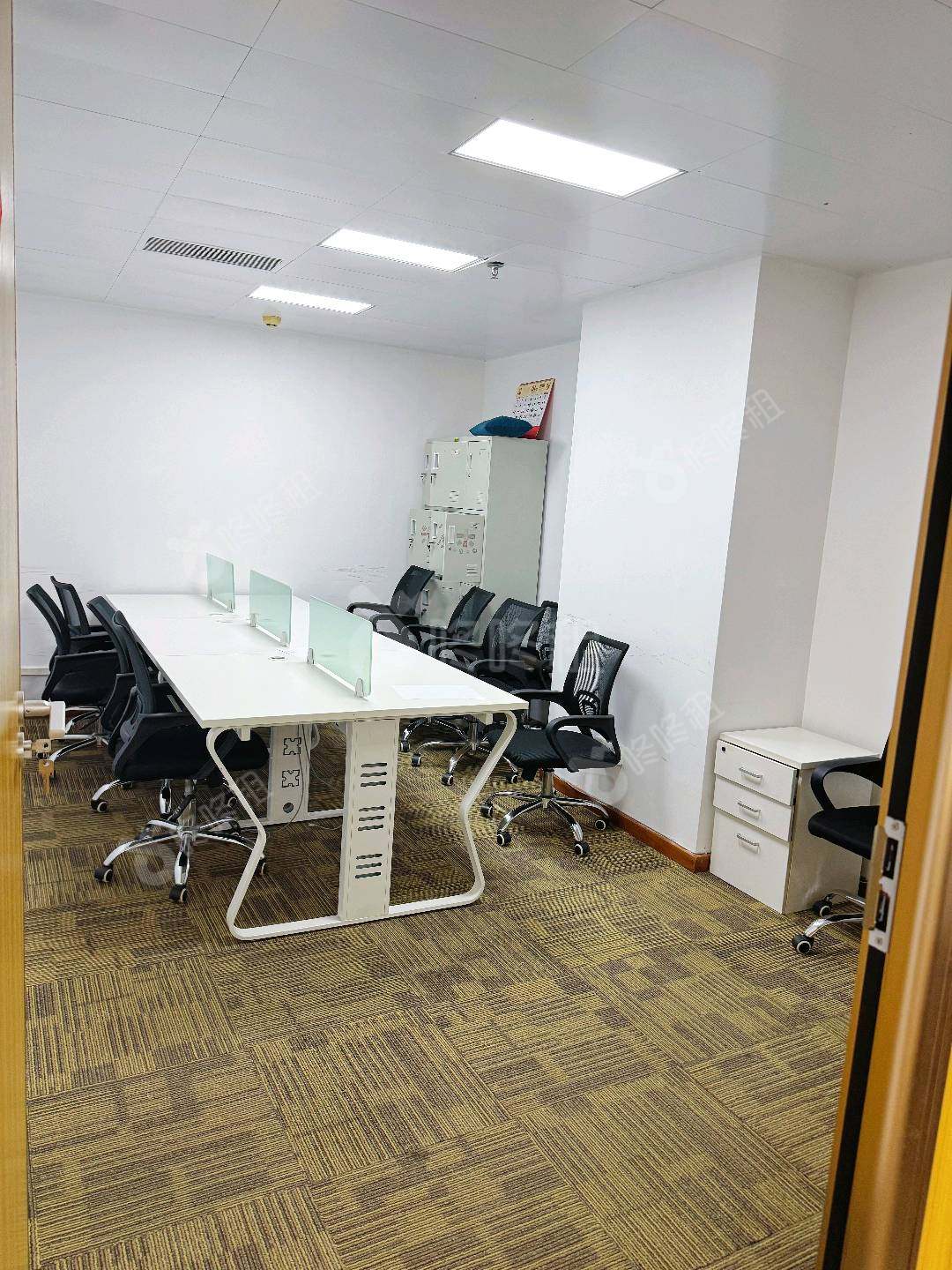 壬丰大厦_89平_精装_办公室开间