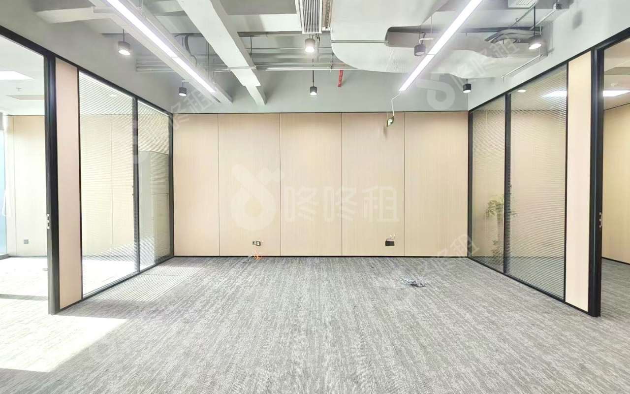 深宝茂大厦_157平_精装_办公室开间