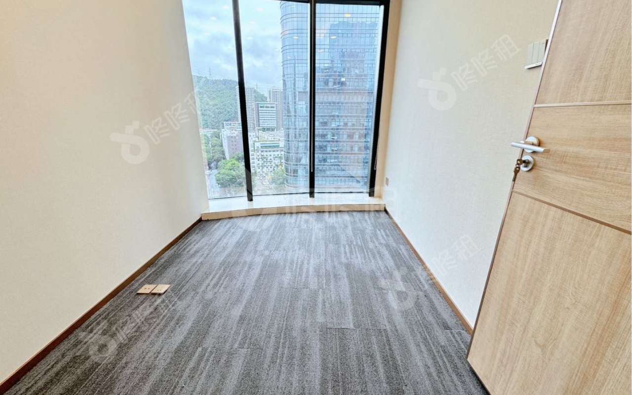 卓越城一期_308平_精装_办公室隔间