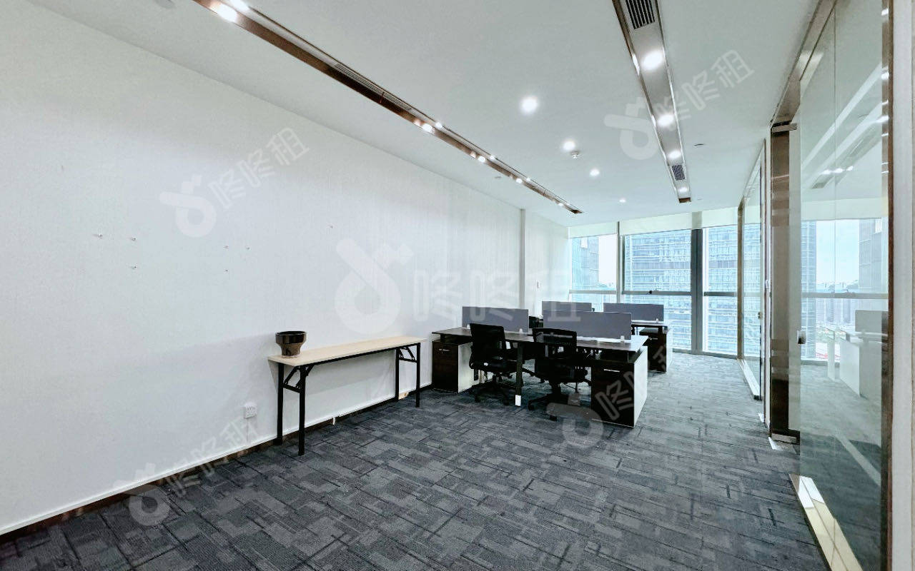 香江金融中心_100平_精装_办公室开间