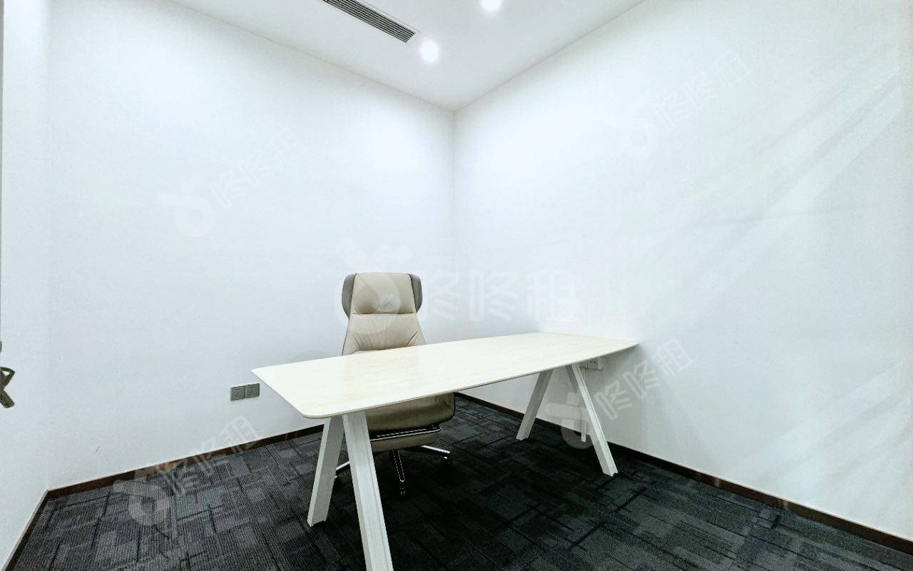 香江金融中心_100平_精装_办公室隔间