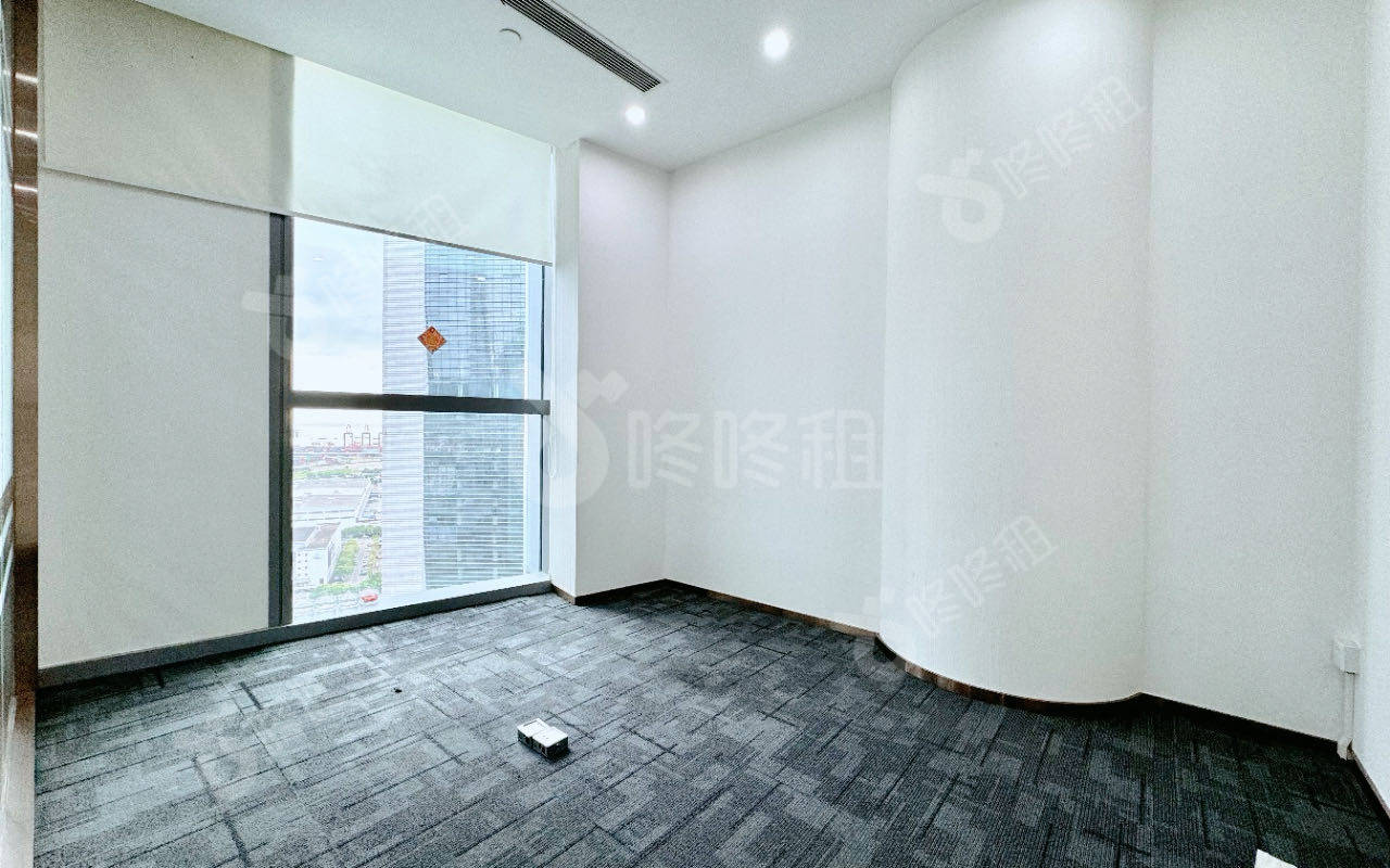 香江金融中心_100平_精装_办公室隔间