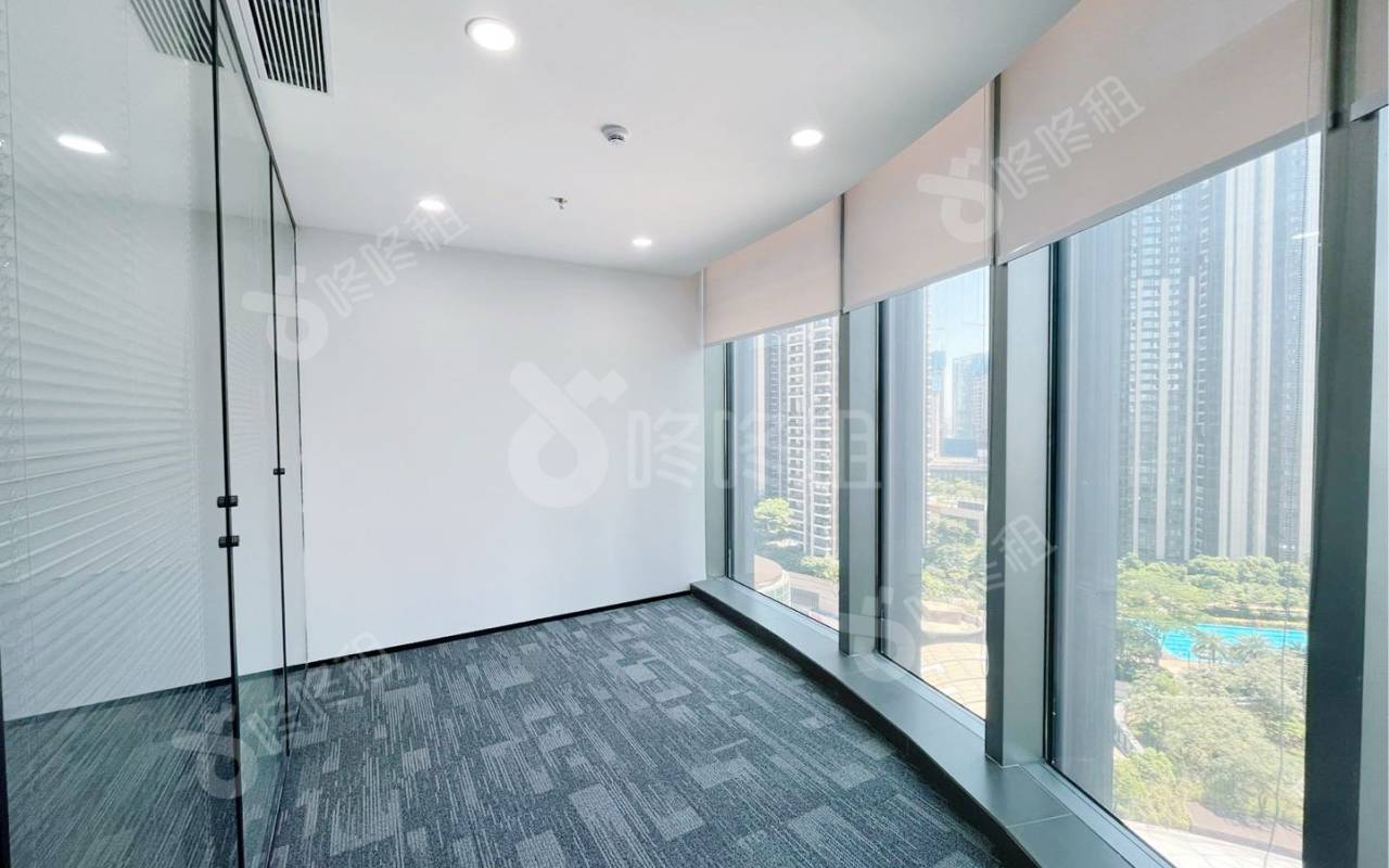 壹方中心_196平_精装_办公室隔间