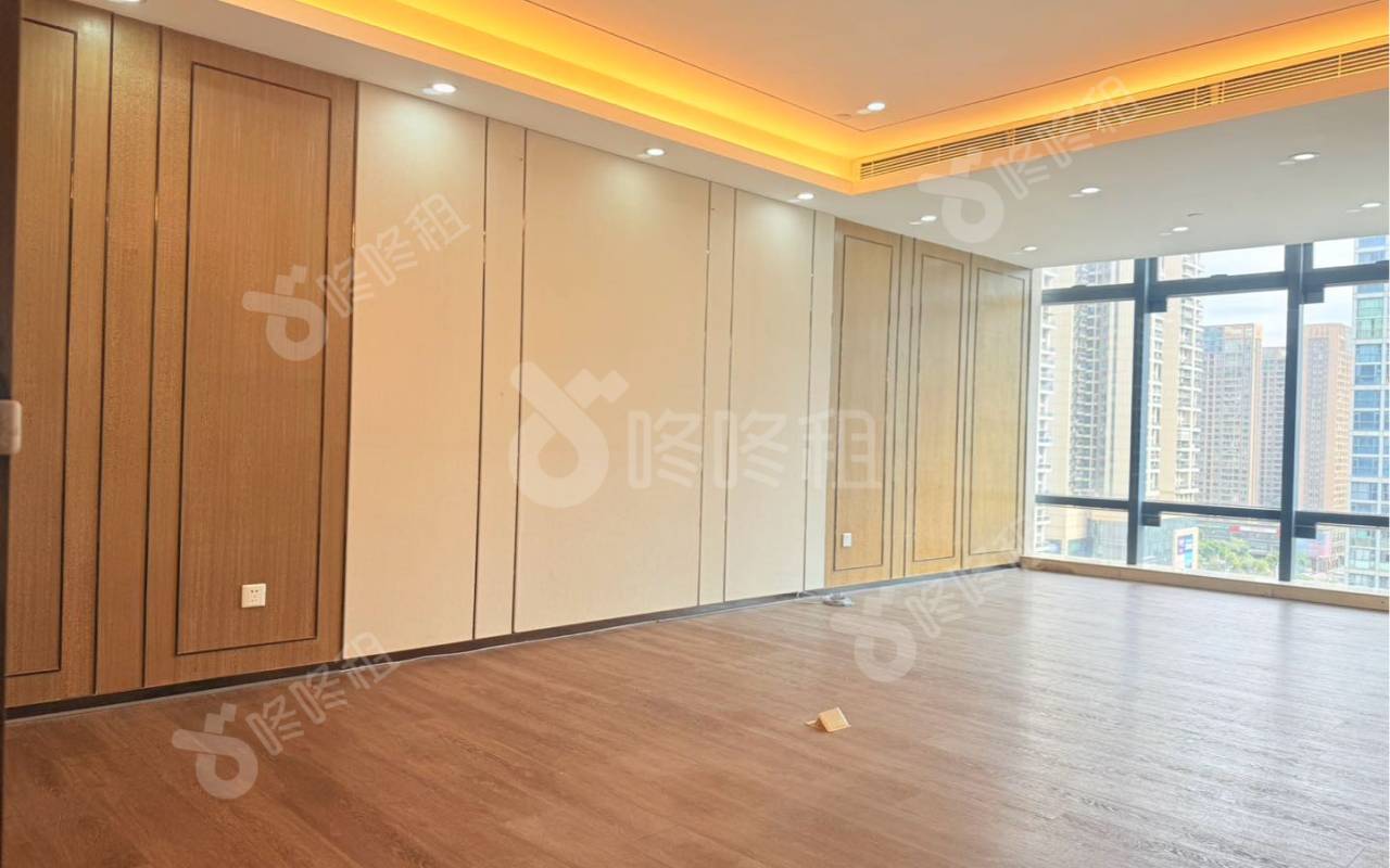 国际西岸商务大厦_1446.41平_精装_办公室隔间