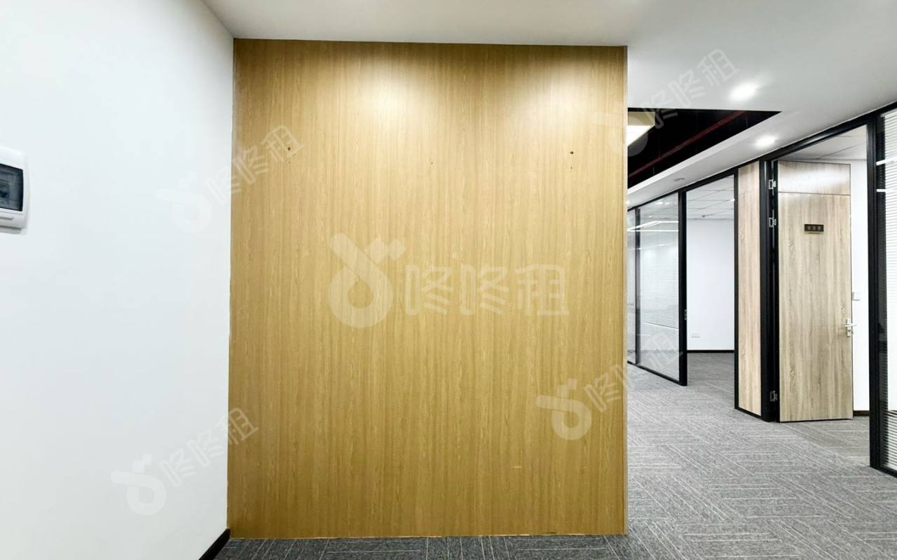 聚创金谷文化创意园_240平_精装_前台