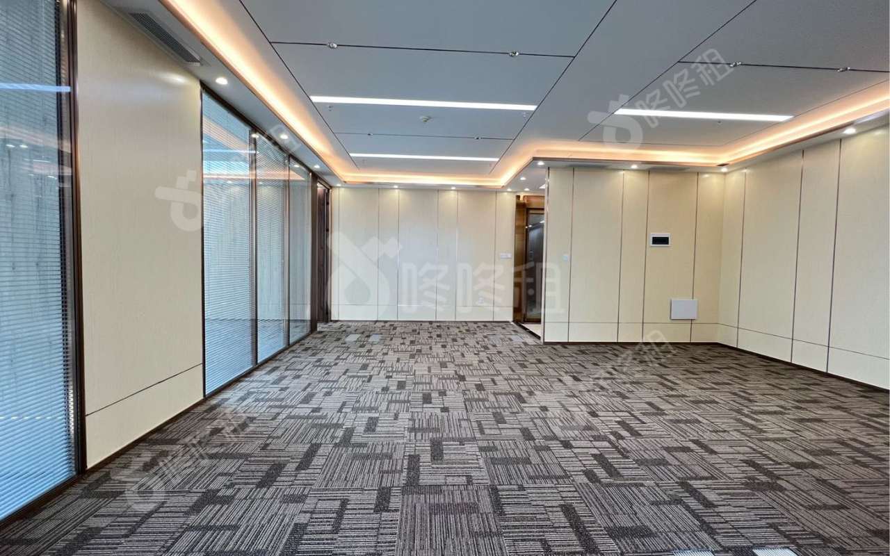 世纪汇(交通银行大厦)_268平_豪装_办公室开间