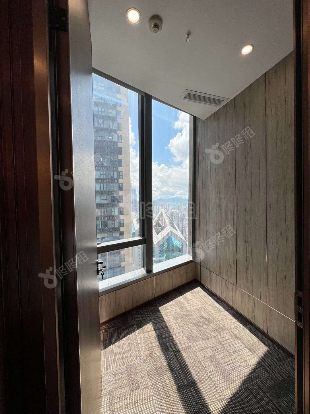 世纪汇(交通银行大厦)_268平_豪装_办公室隔间