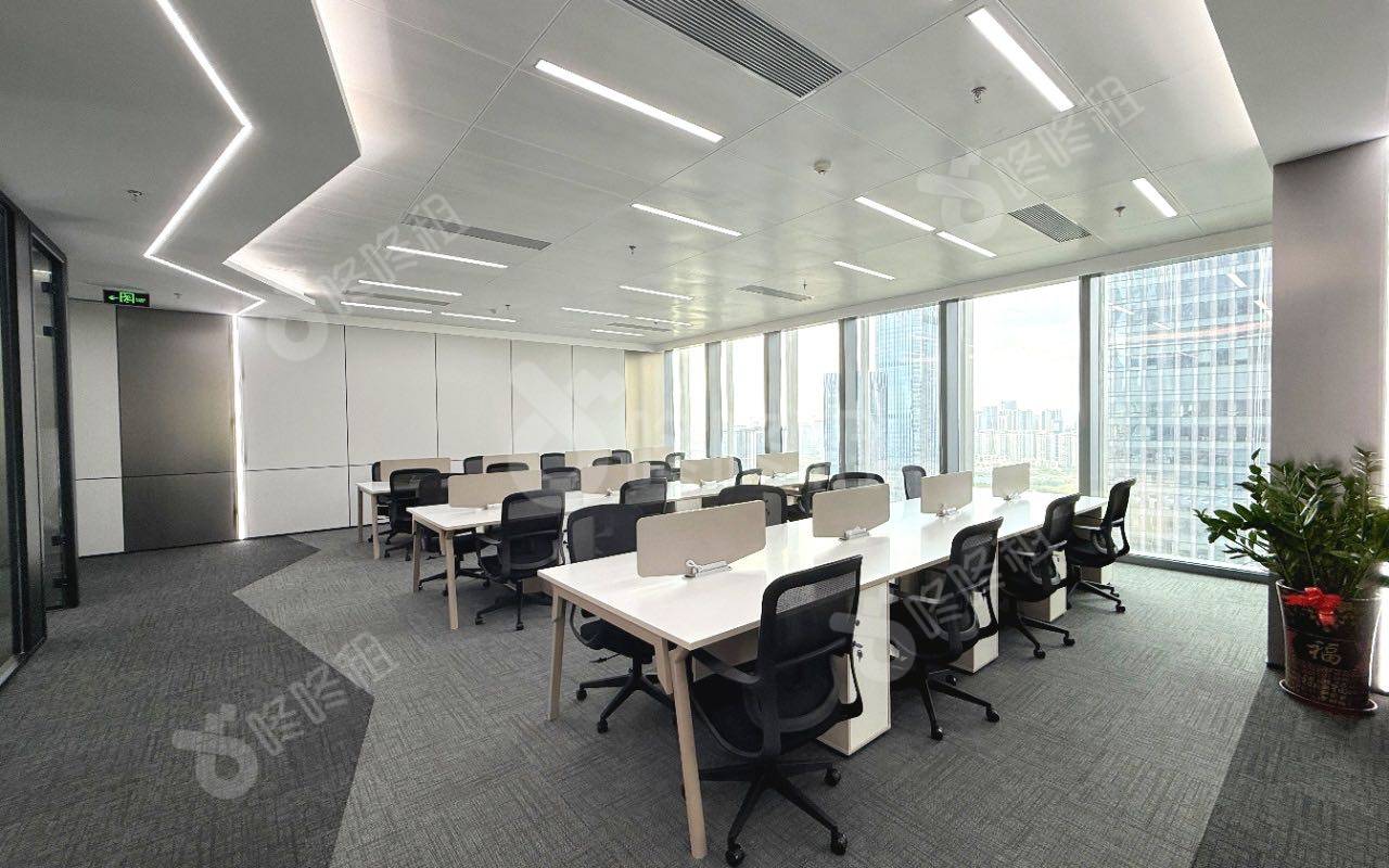 前海鸿荣源中心_423平_精装_办公室开间