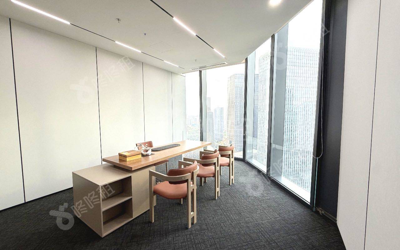 前海鸿荣源中心_423平_精装_办公室隔间