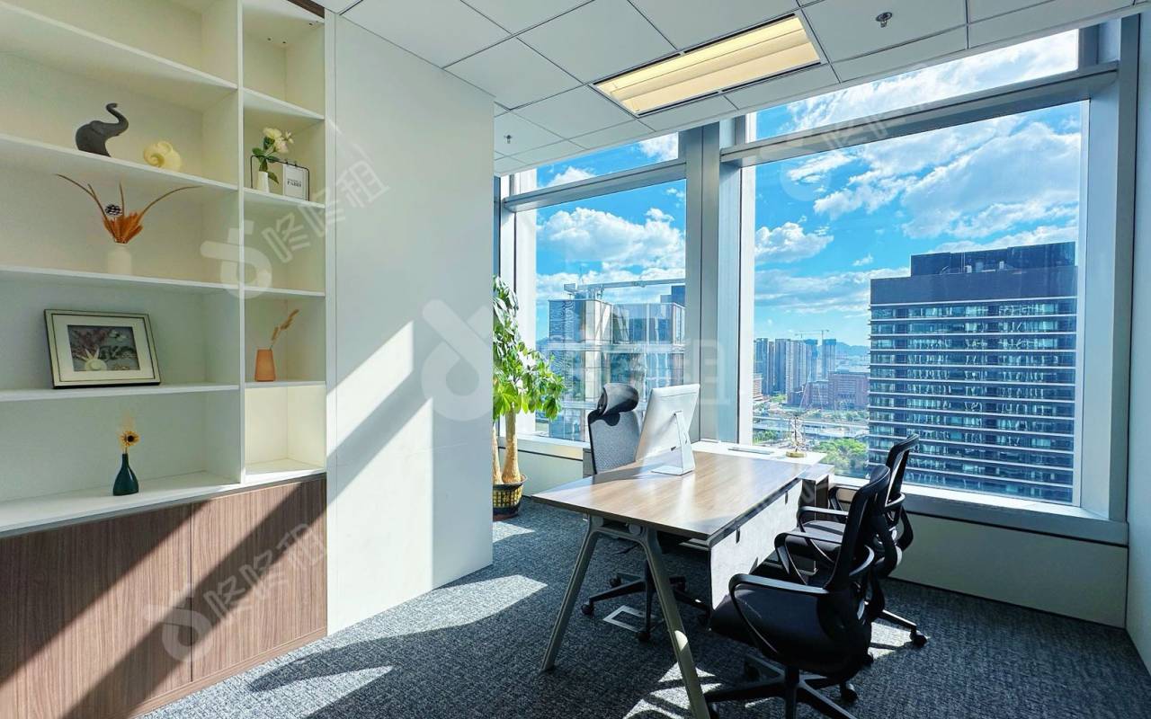 前海嘉里中心_385平_精装_办公室隔间