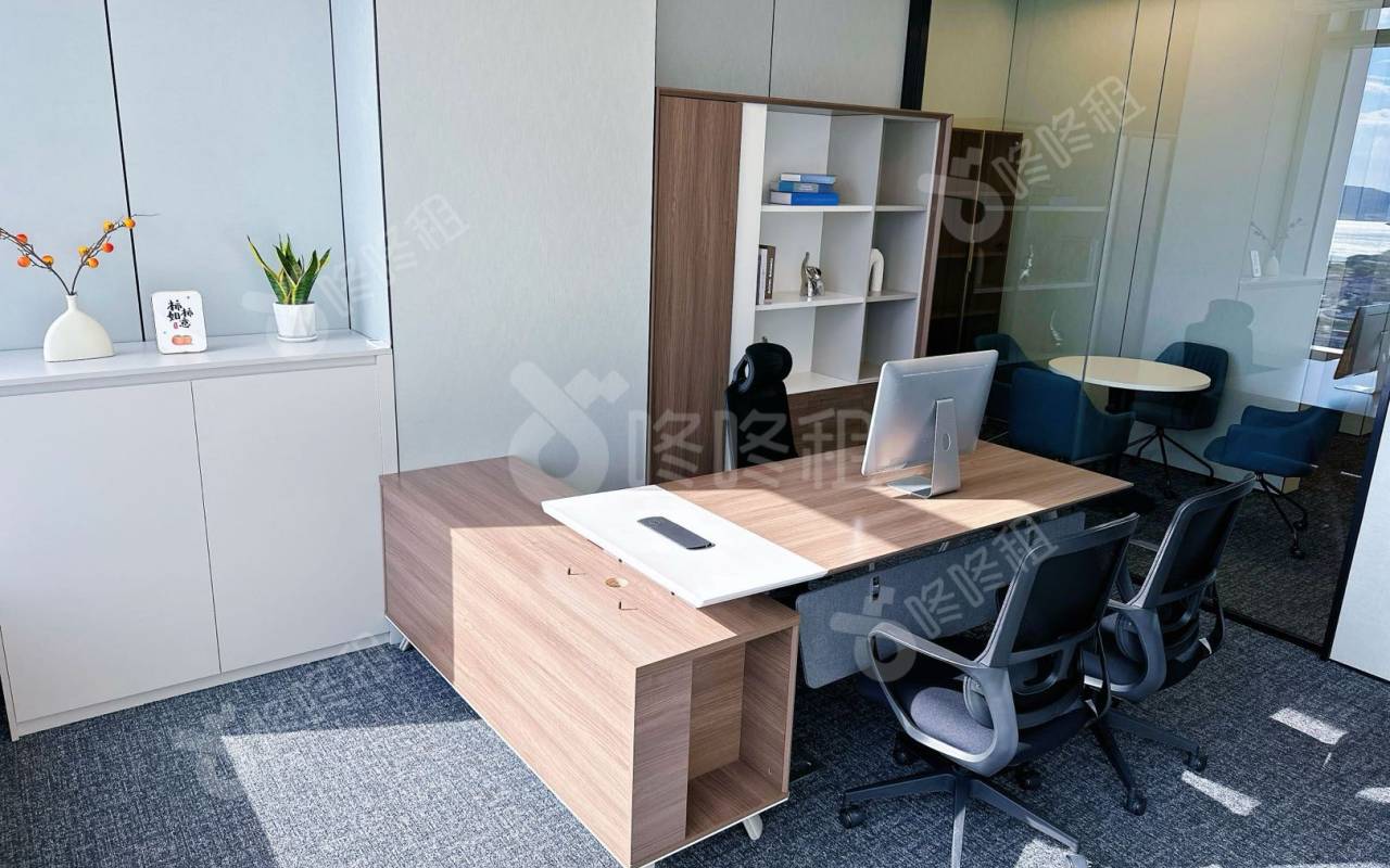 前海嘉里中心_385平_精装_办公室隔间