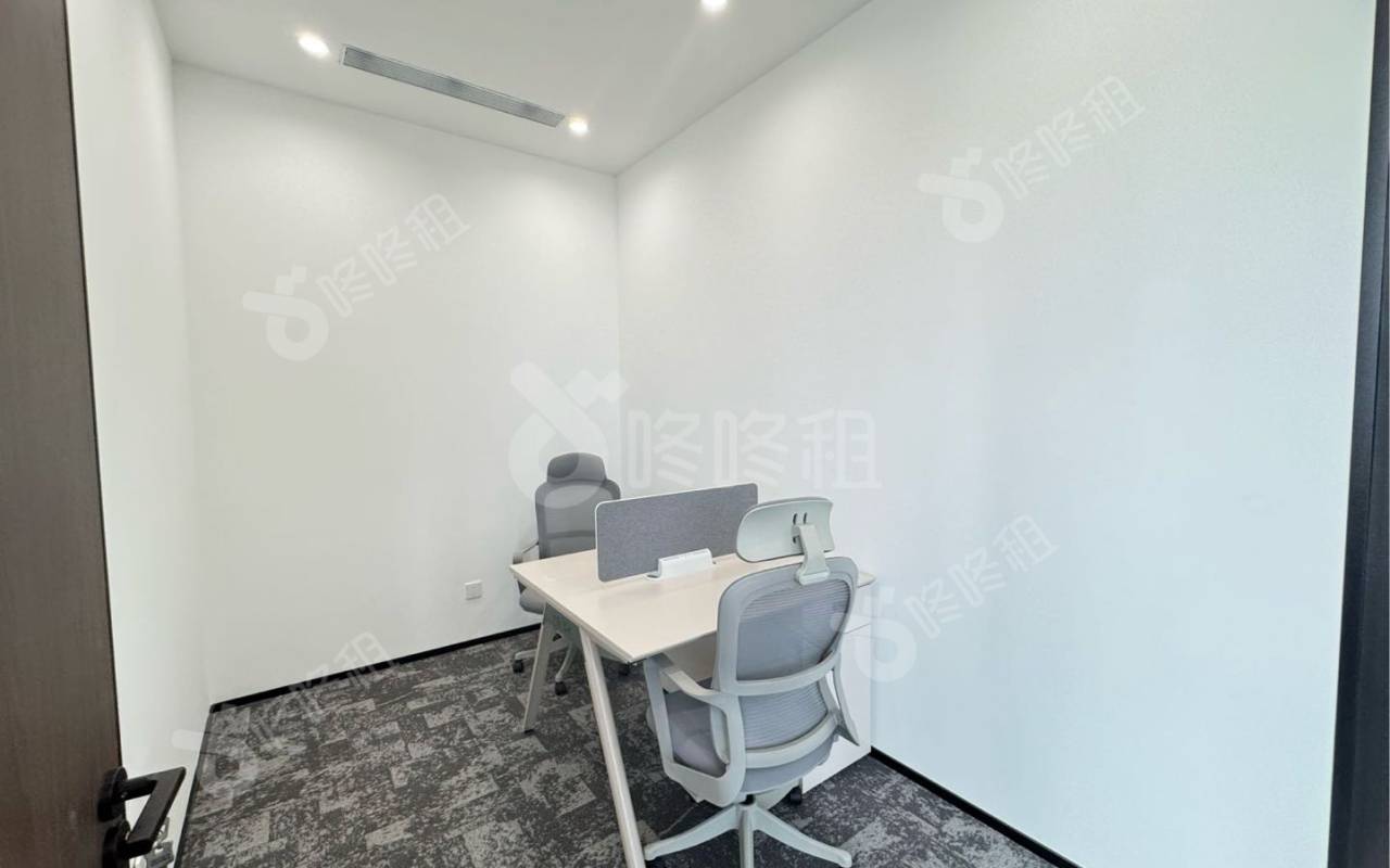 世茂前海中心（前海世茂大厦）_135.86平_精装_办公室隔间