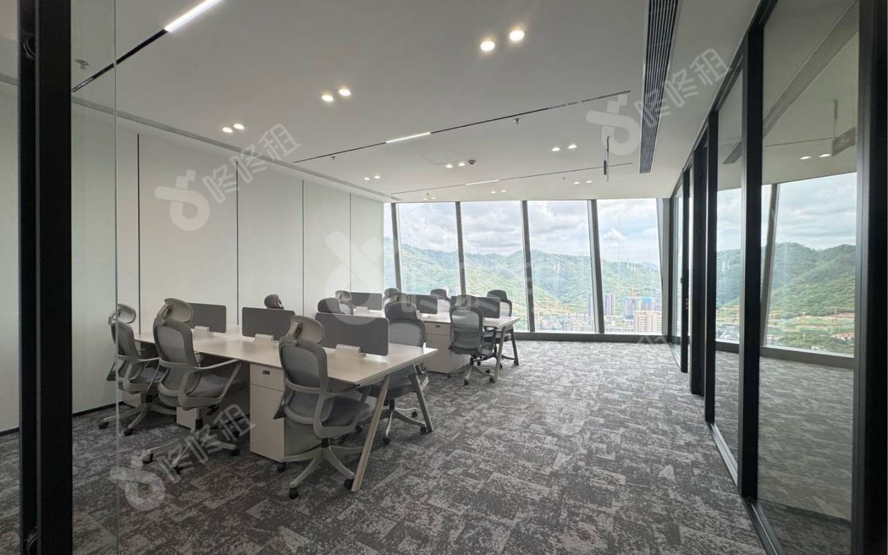 世茂前海中心（前海世茂大厦）_135.86平_精装_办公室开间