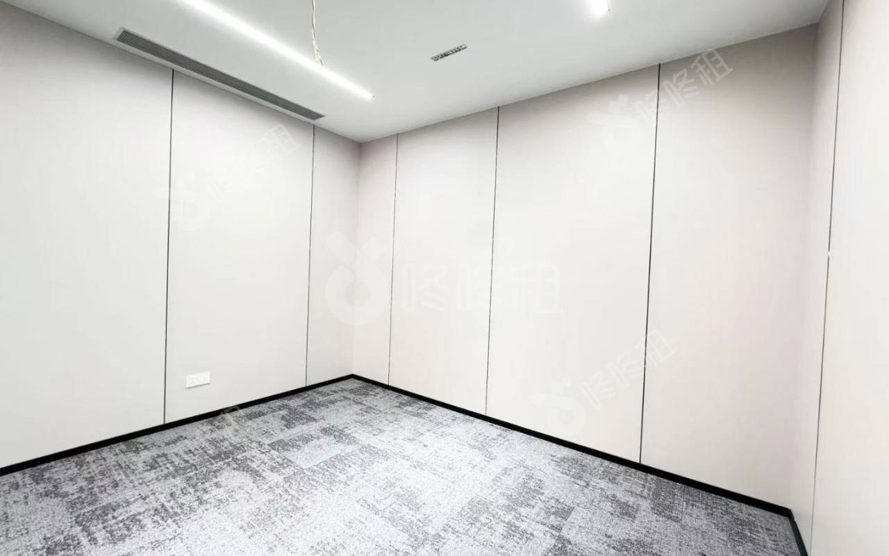 光峰科技大厦_250平_精装_办公室隔间