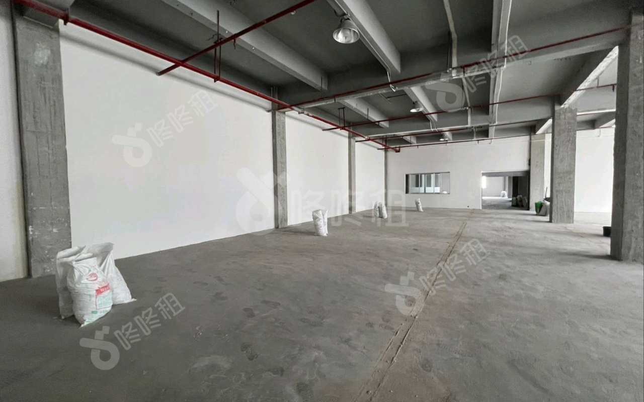 胜立工业园_852平_精装_办公室开间