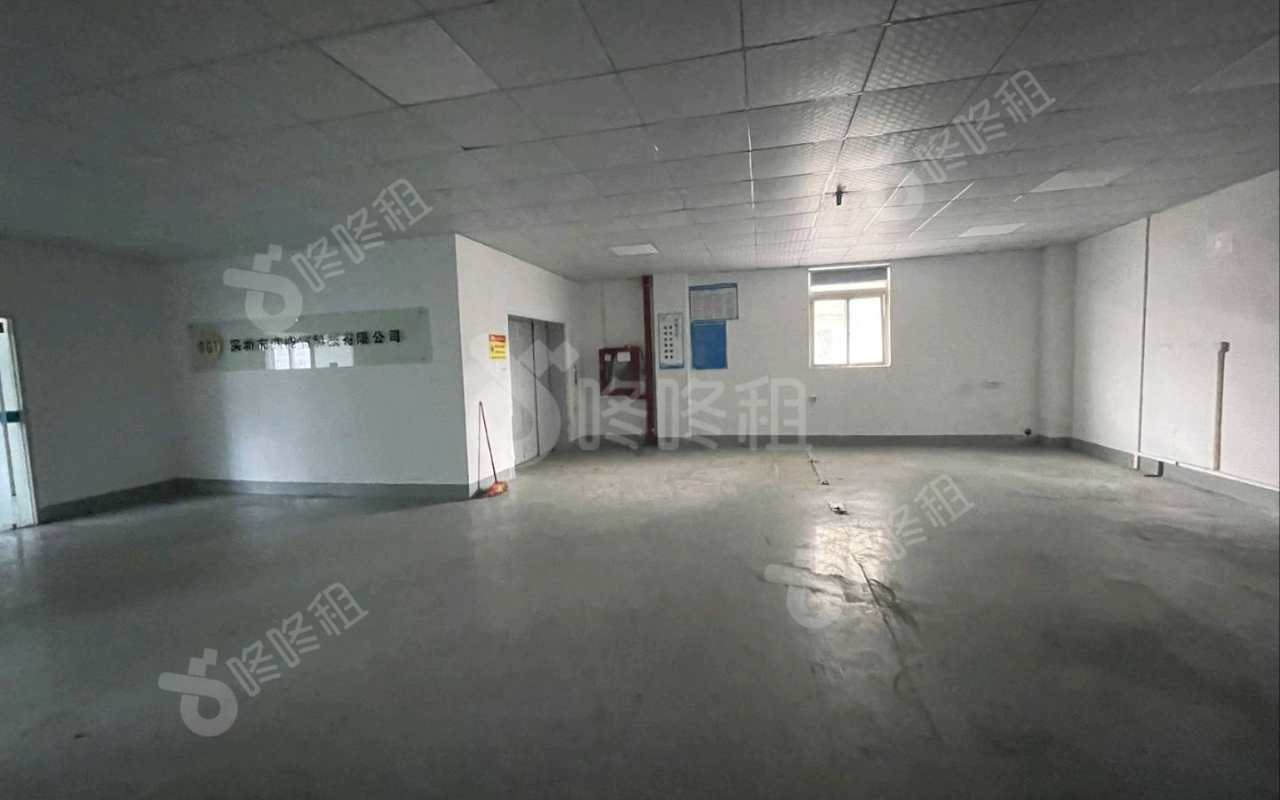 胜立工业园_894平_精装_办公室开间