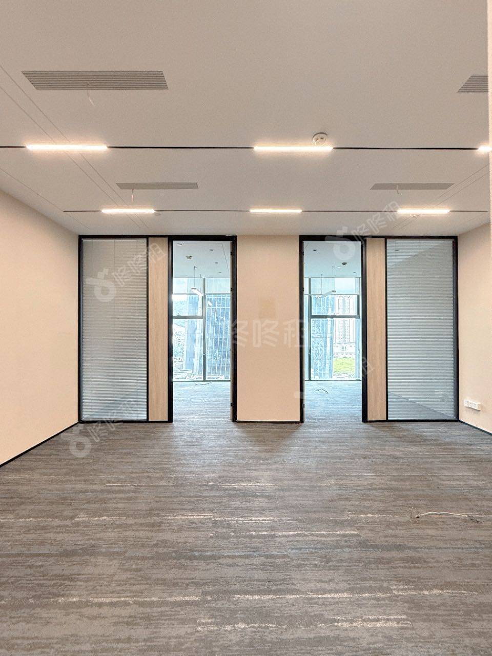前海香缤国际金融中心_151平_精装_办公室开间