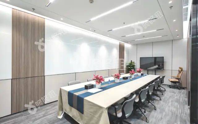 前海鸿荣源中心_322平_精装_办公室隔间